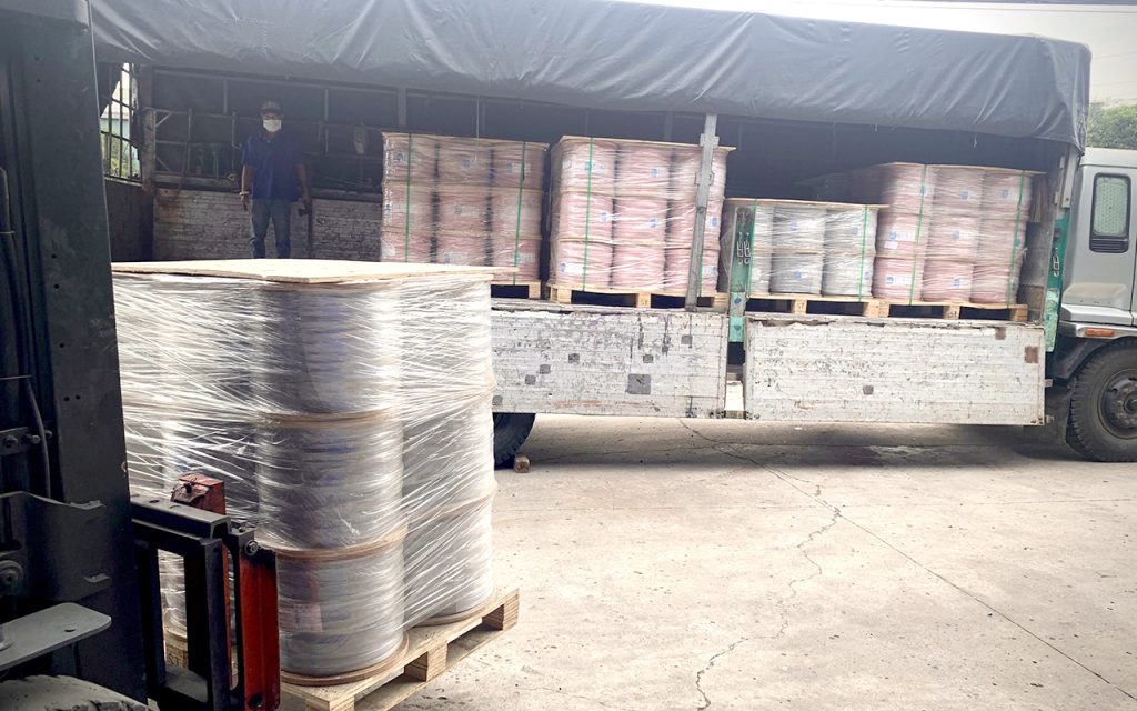 Chuyển hàng Leader