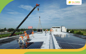 Hình 1: Hình ảnh Phú Thành Eco thi công lắp đặt hệ thống điện mặt trời cho các doanh nghiệp